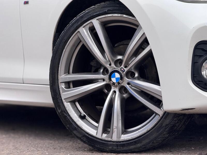 BMW 1 SERIES