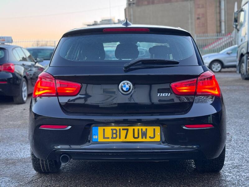 BMW 1 SERIES