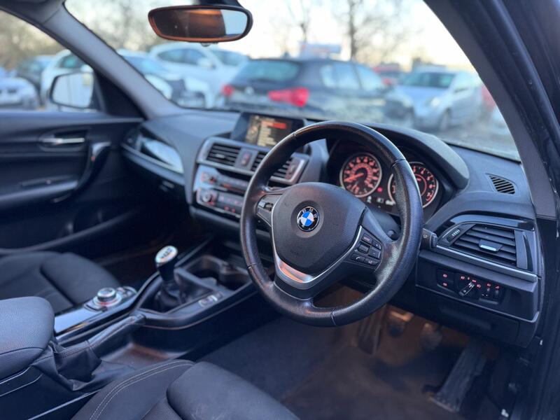 BMW 1 SERIES