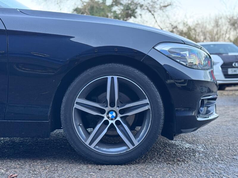 BMW 1 SERIES