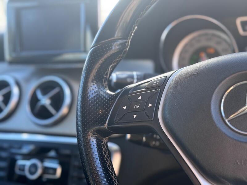 MERCEDES-BENZ CLA