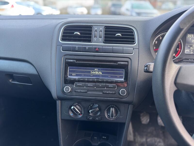VOLKSWAGEN POLO