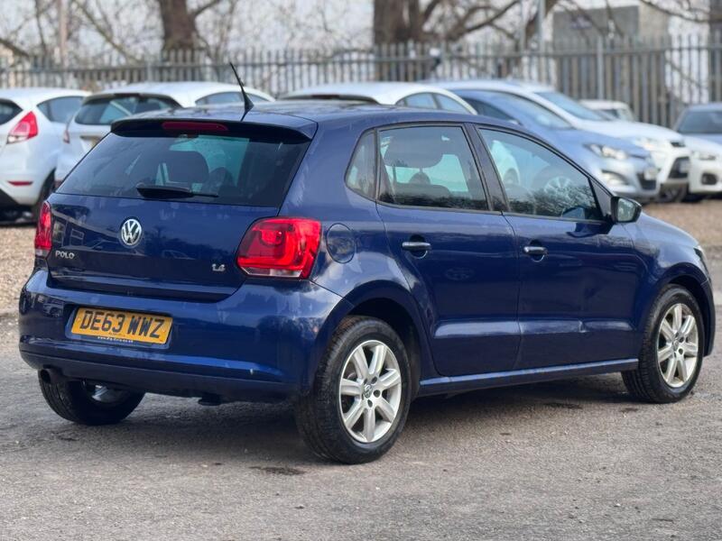 VOLKSWAGEN POLO