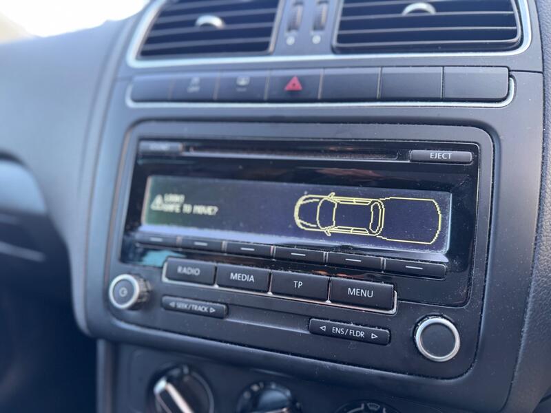 VOLKSWAGEN POLO